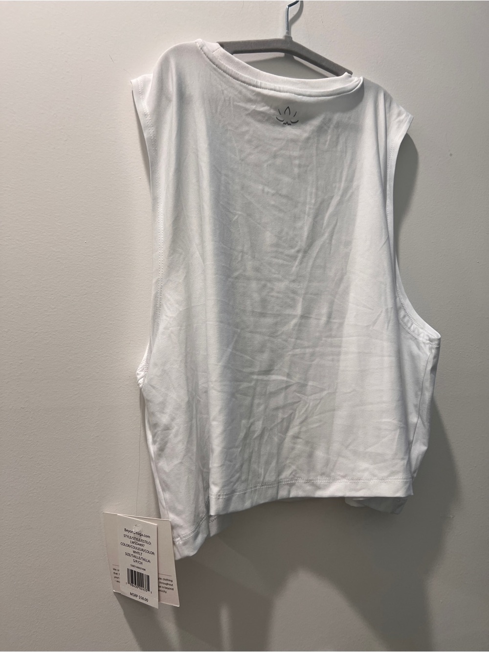 New❤️beyond yoga small while muscle tank crop
